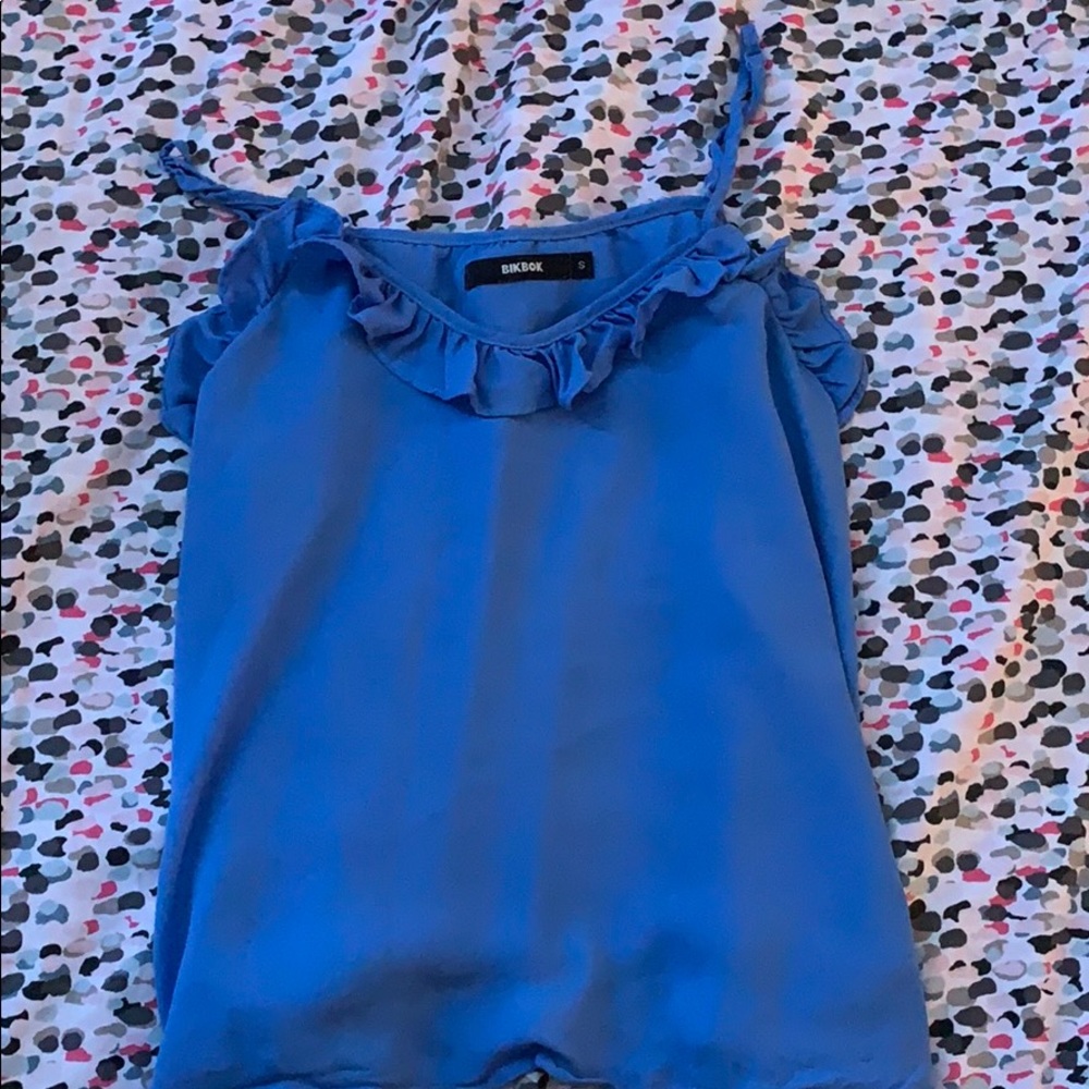 blue tank top